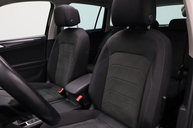 Volkswagen TIGUAN 1.4 TSI 245 pk DSG eHybrid Elegance | Panoramadak | IQ Light | Achteruitrijcamera | Navigatie | Stoelverwarming
