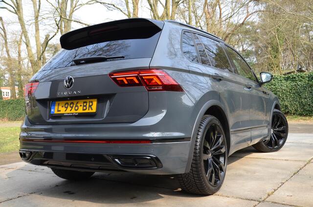 Volkswagen TIGUAN 1.5 TSI R-Line Business+ Automaat/Navi/Pdc/Ecc/Led/Virtual dashboard/Achteruitrijcamera/Cr-Controle/20-Inch Lmv/Stoel&stuur verwarming/Trekhaak elektrisch uitklapbaar/Matrix ('IQ Light')