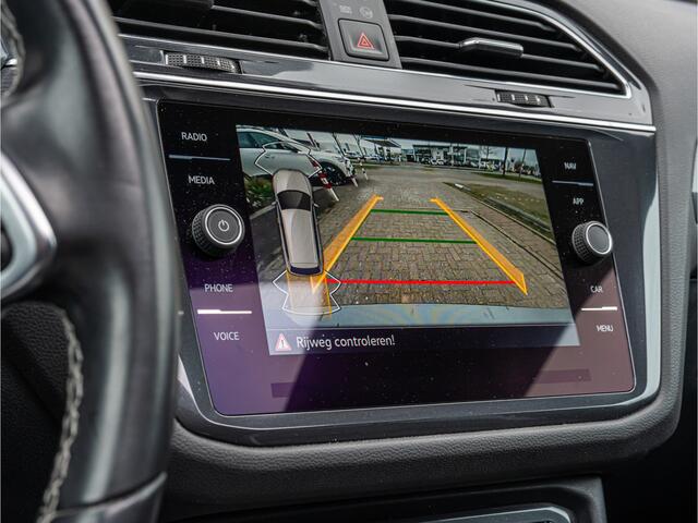 Volkswagen TIGUAN Allspace 1.5 TSI Highline Business R-Line 7p. PANO LEDER 19 INCH CAMERA BLACK OPTIC MATRIX LED