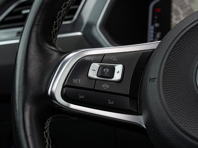Volkswagen TIGUAN Allspace 1.5 TSI Highline Business R-Line 7p. PANO LEDER 19 INCH CAMERA BLACK OPTIC MATRIX LED