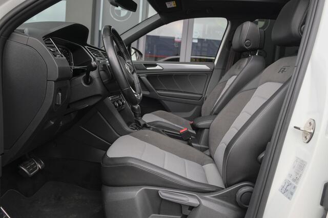 Volkswagen TIGUAN 1.5 TSI R-Line Highline Panoramadak Virtual cockpit Trekhaak 20" LMV NLauto Elektrische klep