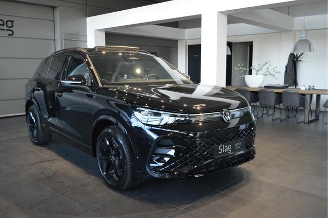 Volkswagen TIGUAN 2.0 TDI 3X R-LINE Black Style pano camera trekhaak 150 pk !!