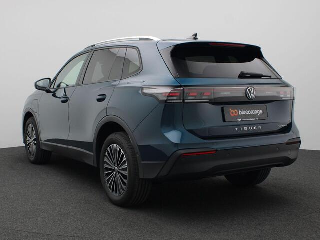 Volkswagen TIGUAN 1.5 eHybrid Life Edition 204PK DSG full led, adaptive cruise, side assist, navi via apple carplay/android auto, stoelverwarming voor + achter, stuurwielverwarming, elek. achterklep, achteruitrijcamera, 18" lichtmetaal