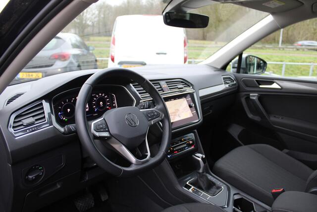 Volkswagen TIGUAN Allspace 1.5 TSI Life Business 150pk 7 zits - ACC - LED - Wegklapbare Trekhaak - Virtual cockpit - Navi - Elek. achterklep - Rijklaar