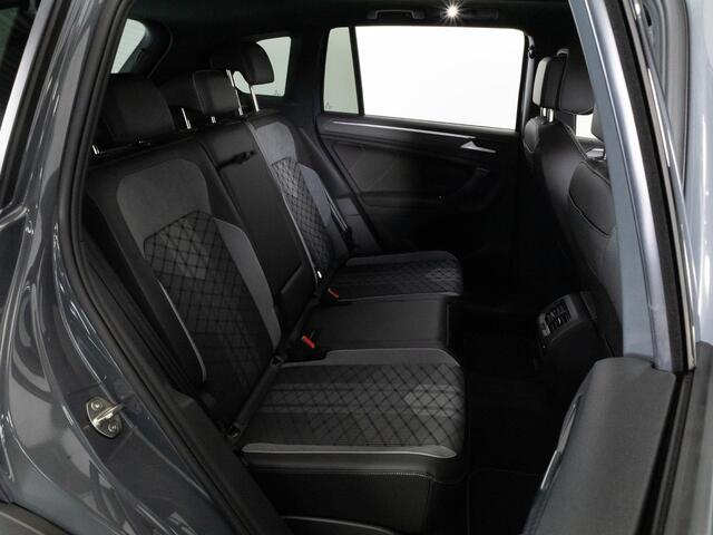 Volkswagen TIGUAN R-Line 1.4 TSI 245 DSG eHybrid | LED IQ | Black Style | Panoramadak | Achteruitrijcamera | Trekhaak | Travel Assist |