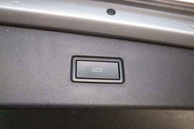 Volkswagen TIGUAN Allspace 1.5 TSI Highline Business R 7p. Panorama Navigatie Parking hulp camera Cruise Control