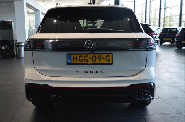 Volkswagen TIGUAN 1.5 eHybrid 3X R-LINE Black Style camera trekhaak 19 inch !!