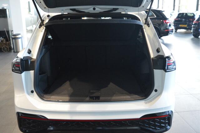 Volkswagen TIGUAN 1.5 eHybrid 3X R-LINE Black Style camera trekhaak 19 inch !!