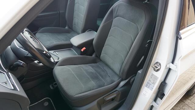 Volkswagen TIGUAN 1.5 TSI 150pk ACT R-Line & Highline Pano.dak Virtual Keyless Trekhaak 19inch LM Adaptive Cruise Navi A-Camera