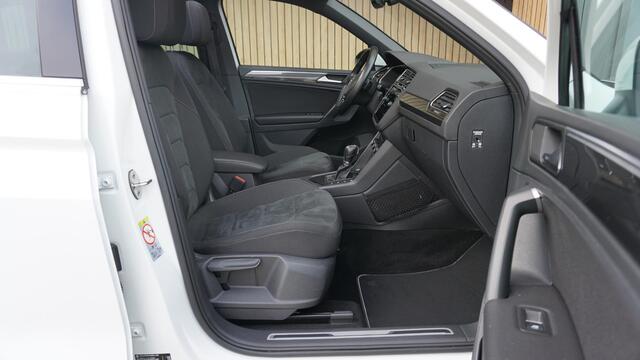 Volkswagen TIGUAN 1.5 TSI 150pk ACT R-Line & Highline Pano.dak Virtual Keyless Trekhaak 19inch LM Adaptive Cruise Navi A-Camera