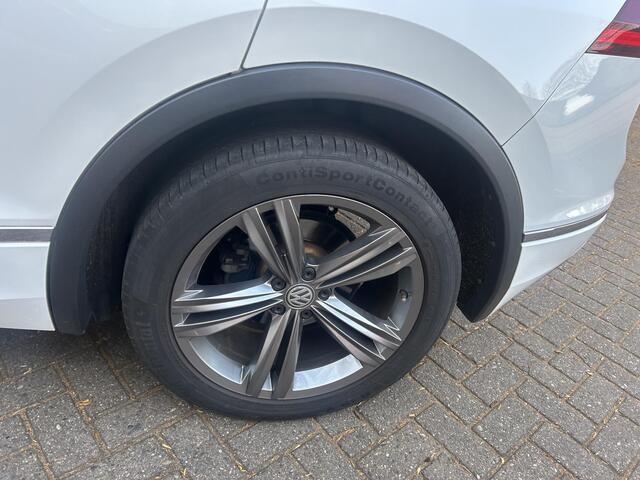 Volkswagen TIGUAN 1.4 TSI ACT Highline R-Line Business | Pano dak | R line |
