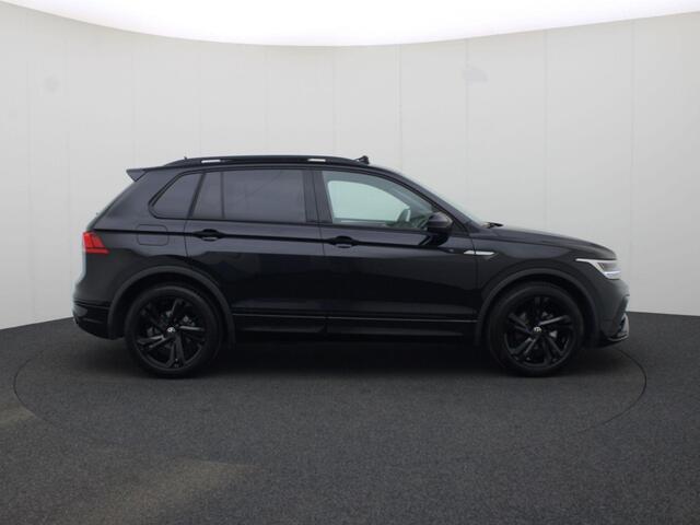 Volkswagen TIGUAN 1.5TSI/150PK R-Line Blackstyle DSG · Panoramadak · Navigatie · Stoel- & stuurverwarming · Garantie tot maart 2026