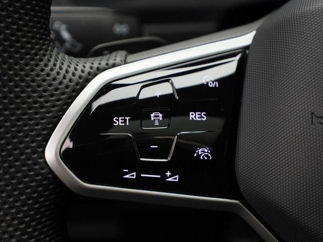 Volkswagen TIGUAN 1.5TSI/150PK R-Line Blackstyle DSG · Panoramadak · Navigatie · Stoel- & stuurverwarming · Garantie tot maart 2026