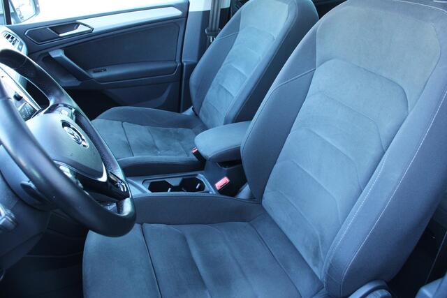Volkswagen TIGUAN 1.4 TSI ACT Comfortline Business R PANO, TREKHAAK, LED, 91DKM