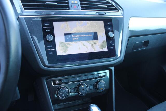 Volkswagen TIGUAN 1.4 TSI ACT Comfortline Business R PANO, TREKHAAK, LED, 91DKM