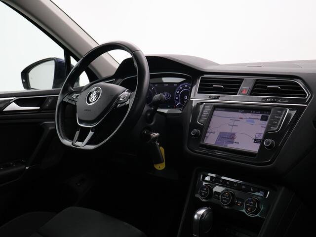 Volkswagen TIGUAN 2.0 TDI DSG 4MOTION R-LINE + 20 INCH | PANORAMA | VIRTUAL COCKPIT | WEGKL. TREKHAAK | ADAPTIVE CRUISE