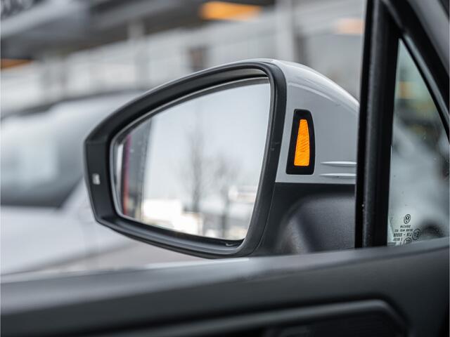 Volkswagen TIGUAN 1.4 TSI eHybrid R-Line Business+ IQ LIGHT CAMERA TREKHAAK 19 INCH APPLE CARPLAY DODEHOEK