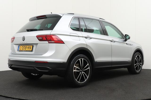 Volkswagen TIGUAN 1.5 150 PK TSI Aut. Sport-Line Adapt. Cruise Carplay 19' LMV