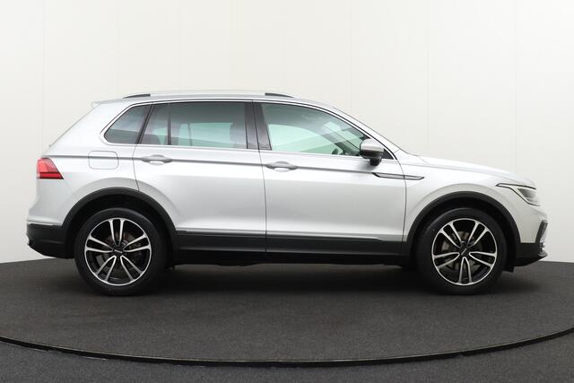 Volkswagen TIGUAN 1.5 150 PK TSI Aut. Sport-Line Adapt. Cruise Carplay 19' LMV