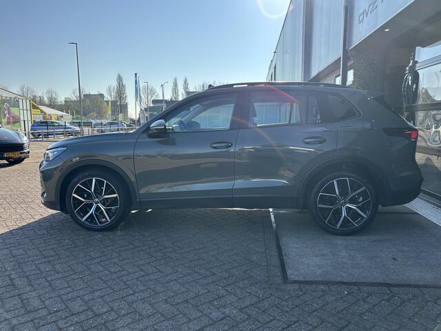 Volkswagen TIGUAN 1.5 eTSI 150PK Life Edition | Pano | Trekhaak | BTW