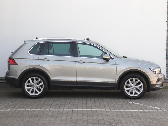 Volkswagen TIGUAN 1.4 TSI ACT Highline 4Motion | Panoramadak | Trekhaak (2.000kg) | Navigatie | App-Connect | Stoelverwarming | Adaptive Cruise |