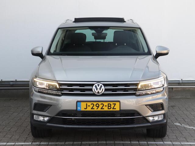 Volkswagen TIGUAN 1.4 TSI ACT Highline 4Motion | Panoramadak | Trekhaak (2.000kg) | Navigatie | App-Connect | Stoelverwarming | Adaptive Cruise |