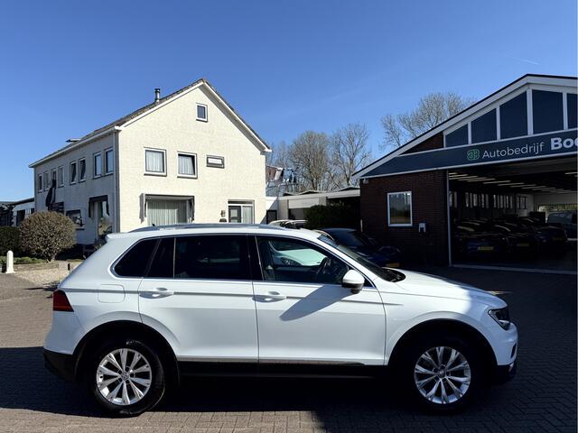 Volkswagen TIGUAN 1.4 TSI Connected Series Panoramadak, Virt.Display , Trekhaak