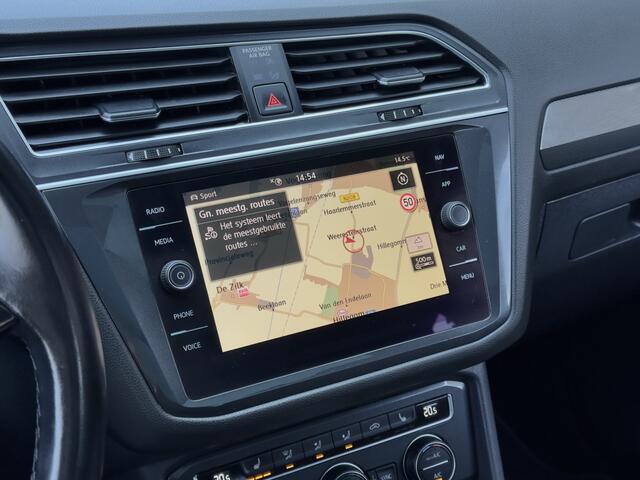 Volkswagen TIGUAN Allspace 2.0 TDI AUT7 R-LINE HIGHLINE 7PERS 150PK PANODAK LEDER NAVI CAMERA DIGI-DASH APPLE-CARPLAY LED 20 INCH-LMV PDC