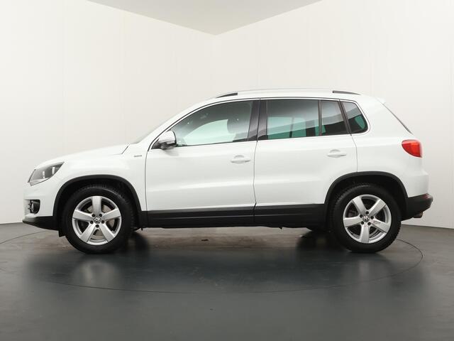 Volkswagen TIGUAN 1.4 150pk TSI Sport&Style | Automaat | Parkeersensoren Achter | Achteruitrijcamera | Navigatie | Airco |