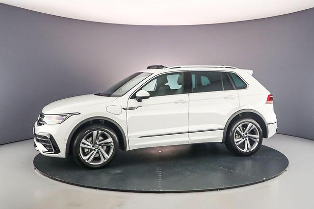Volkswagen TIGUAN R-Line Business 1.4 TSI eHybrid 245pk DSG Automaat Panoramadak, Head up display, Adaptive cruise control, Elektrische achterklep, Achteruitrijcamera, Stuurwiel verwarmd