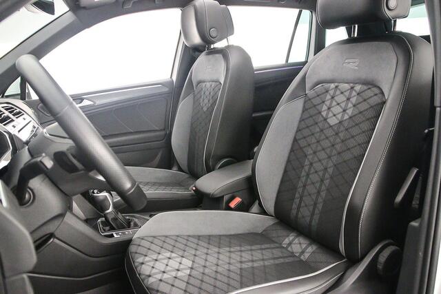 Volkswagen TIGUAN R-Line Business 1.4 TSI eHybrid 245pk DSG Automaat Panoramadak, Head up display, Adaptive cruise control, Elektrische achterklep, Achteruitrijcamera, Stuurwiel verwarmd