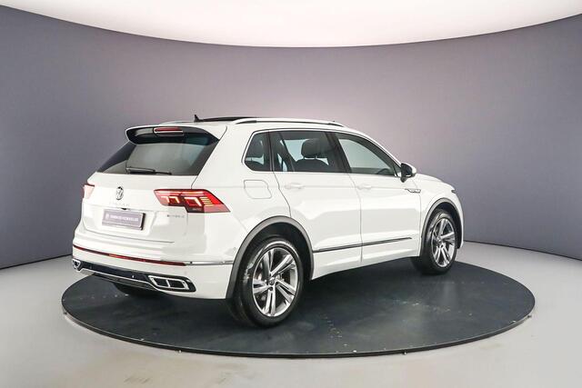 Volkswagen TIGUAN R-Line Business 1.4 TSI eHybrid 245pk DSG Automaat Panoramadak, Head up display, Adaptive cruise control, Elektrische achterklep, Achteruitrijcamera, Stuurwiel verwarmd