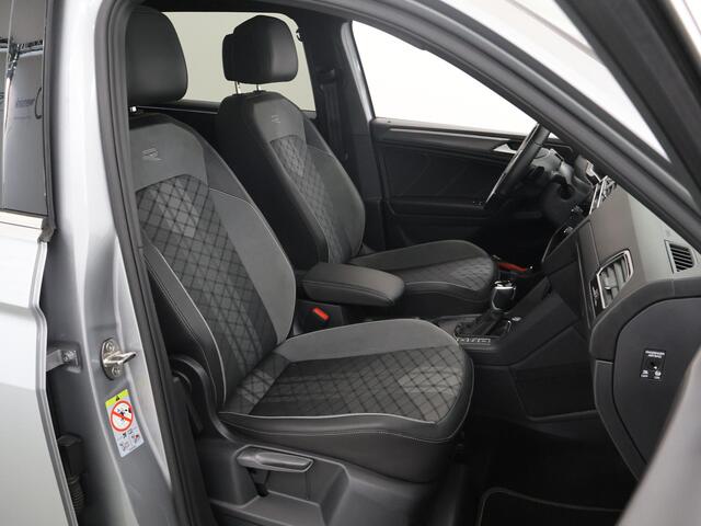 Volkswagen TIGUAN Allspace 1.5 TSI R-Line Business+ 7p. | Fabrieksgarantie t/m 03-2027 | Panoramadak | 360° Camera | Cruise Control Adaptief | 20"LM Velgen | Sportonderstel |