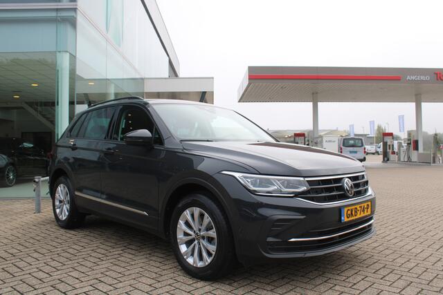 Volkswagen TIGUAN 1.5 TSI Life 150pk DSG7 - Climate - Navigatie - Wegklapbare Trekhaak - Camera - LED - Stoelverwarming - Rijklaar