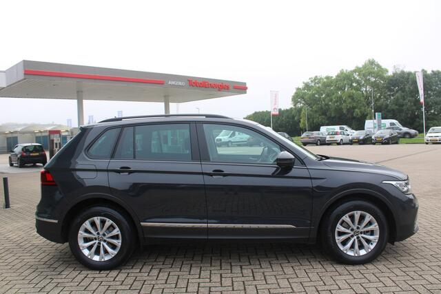 Volkswagen TIGUAN 1.5 TSI Life 150pk DSG7 - Climate - Navigatie - Wegklapbare Trekhaak - Camera - LED - Stoelverwarming - Rijklaar