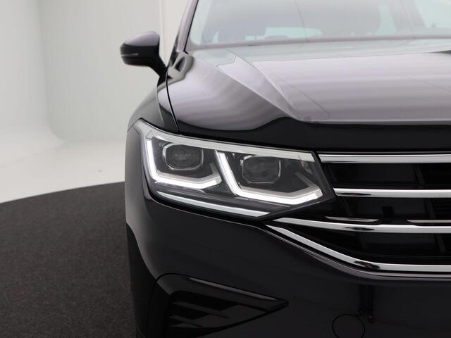 Volkswagen TIGUAN 1.5 TSI Elegance | Full LED | Trekhaak | Panoramadak | Camera | 18 Inch | Adaptive Cruise | Stoelverwarming | 79.209 Km!!