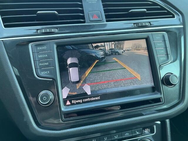 Volkswagen TIGUAN 2.0 TDI VAN - AUT. - NAVI - HEAD UP - CAMERA - 17 INCH