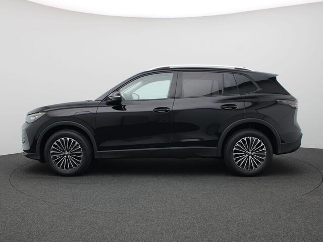 Volkswagen TIGUAN 1.5 eHybrid Life Edition 204PK DSG Adaptieve Cruise Controle, Elektr. Achterklep, Side Assist, Navi via Apple Carplay/Android Auto, Achteruitrijcamera, Winterpakket Plus, 18" LM Velgen