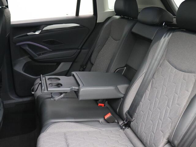 Volkswagen TIGUAN 1.5 eHybrid Life Edition 204PK DSG Adaptieve Cruise Controle, Elektr. Achterklep, Side Assist, Navi via Apple Carplay/Android Auto, Achteruitrijcamera, Winterpakket Plus, 18" LM Velgen
