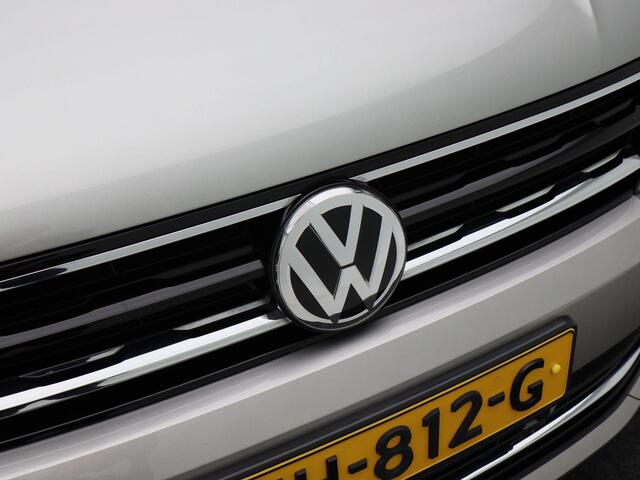 Volkswagen TIGUAN 1.4 TSi 150 Pk Automaat 4Motion Highline | Full LED | Navigatie | Adaptive Cruise | 19 Inch | Privacy Glass | 117.908 Km!!