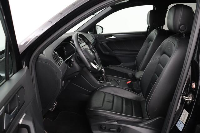 Volkswagen TIGUAN 1.4 TSI eHybrid R Line | Leder | Trekhaak | Stoelverwarming | Camera | Adaptive cruise | Carplay | Matrix LED | Navigatie | Park Assist | Memory