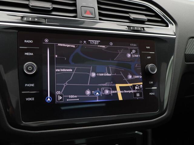 Volkswagen TIGUAN 1.4 TSi 245 Pk eHybrid Automaat R-Line Business+ | Adaptive Cruise | Achteruitrijcamera | CarPlay | Bluetooth | Navigatie | Panoramadak | 19 Inch | Trekhaak | 35.426 Km!!