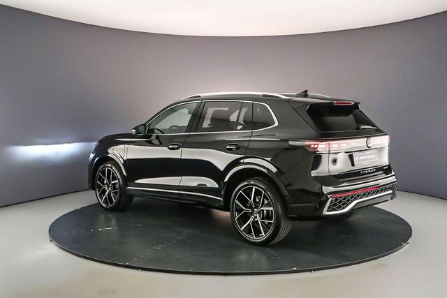 Volkswagen TIGUAN R-Line Business 1.5 TSI eHybrid 272pk DSG Automaat Trekhaak, Head up display, Adaptive cruise control, LED matrix koplampen, Elektrische achterklep, Achteruitrijcamera