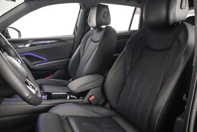 Volkswagen TIGUAN R-Line Business 1.5 TSI eHybrid 272pk DSG Automaat Trekhaak, Head up display, Adaptive cruise control, LED matrix koplampen, Elektrische achterklep, Achteruitrijcamera