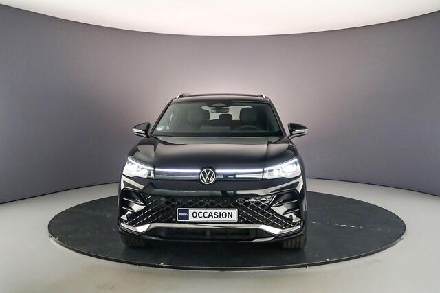 Volkswagen TIGUAN R-Line Business 1.5 TSI eHybrid 272pk DSG Automaat Trekhaak, Head up display, Adaptive cruise control, LED matrix koplampen, Elektrische achterklep, Achteruitrijcamera