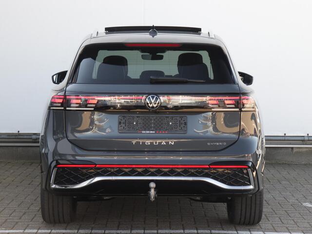 Volkswagen TIGUAN 1.5 eHybrid R-Line 272pk | Trekhaak | Panoramadak | Leder | 360° camera | HD-Matrix LED |
