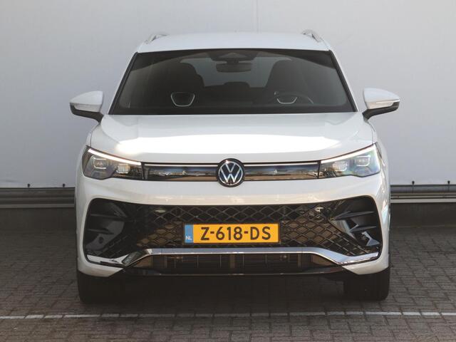 Volkswagen TIGUAN 1.5 eTSI R-Line Business | Trekhaak | Camera | Keyless | Stoel- en stuurverwarming | Elektrische achterklep |