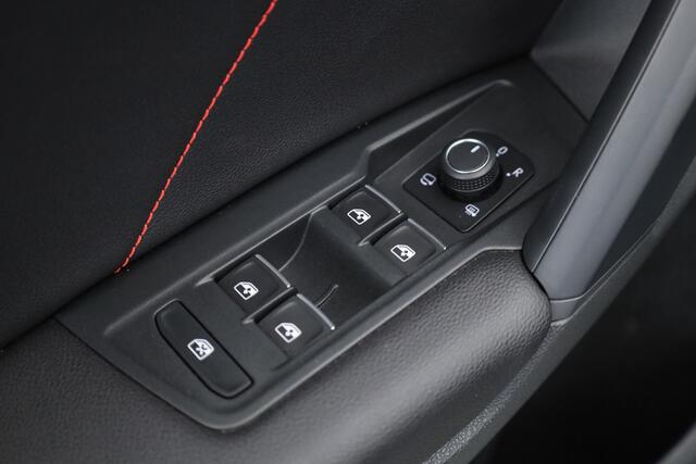 Volkswagen TIGUAN 1.5 TSI Urban Sport | Navi | Camera | Elek. Trekhaak | Stoel- Stuurverw. | 1.800kg trekgewicht