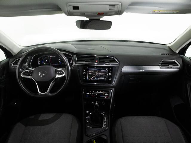 Volkswagen TIGUAN AUTOMAAT 1.5 TSI 150 PK DSG Life | LED | Panoramadak | Trekhaak | Keyless | Adaptieve Cruise Control |