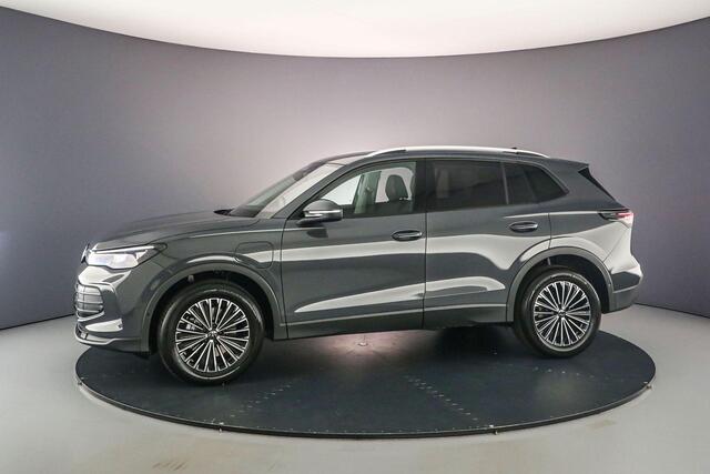Volkswagen TIGUAN Life Edition 1.5 TSI eHybrid 204pk DSG Automaat Adaptive cruise control, Navigatie, Achteruitrijcamera, Elektrische achterklep, Stoelverwarming, LED verlichting, Parkeersensoren